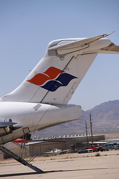 File:SE-RJH McDonnell Douglas MD-82 Spanair Tail (8970069599).jpg