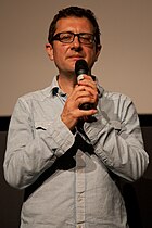 Bernard Rose, the director of 1992's Candyman, was originally supposed to work on the sequel. SMdL 20101007 41422.jpg