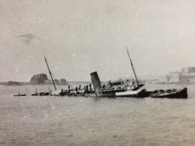 File:SS Caesarea (Manx Maid) following her foundering at Jersey, 1923..JPG