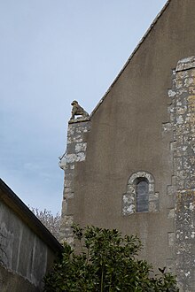 Particolare della facciata ovest della chiesa.