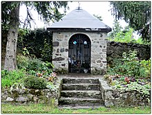 Santella dedicata alla Madonna sita all'incrocio tra via Torre Alta e via dei Mulini alla frazione Beata di Pian Camuno