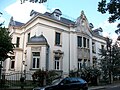 Villa mit Einfriedung und Garten (auch von Nr. 4a, Remisengebäude Nr. 4a kein Denkmal)