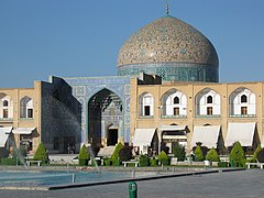 Entrada y cúpula de la mezquita del jeque Lotf Allah (1603-1618)