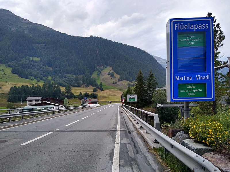 File:Signal routier suisse 4.75 Flüelapass ouvert.jpg