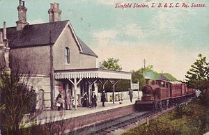 Slinfold railway station.JPG