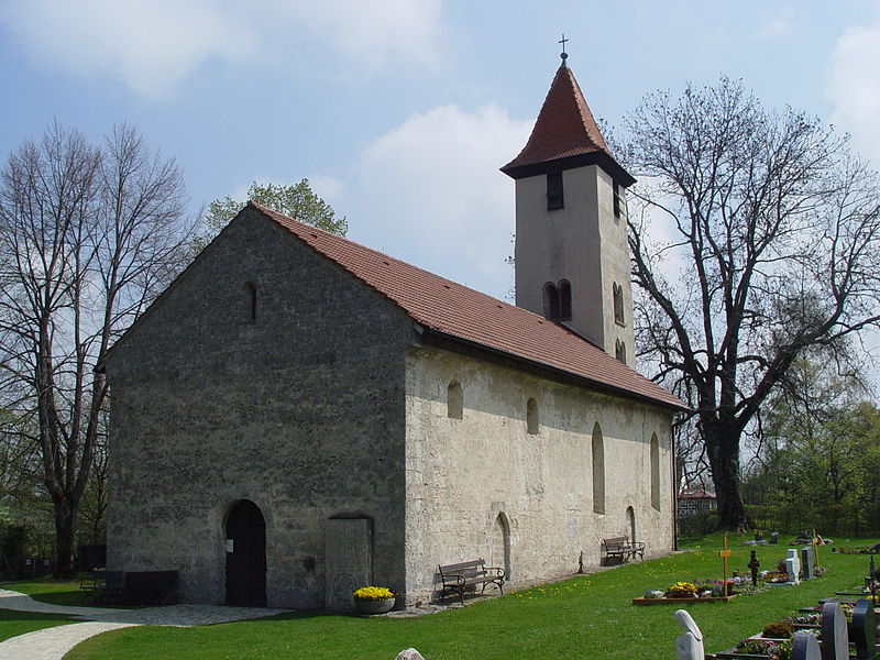File:St.-Michaelskirche (Albstadt-Burgfelden).JPG