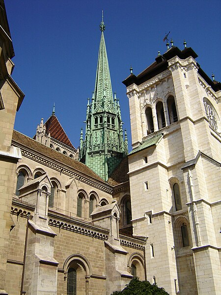 Tập_tin:St_Pierre_Cathedral.jpg