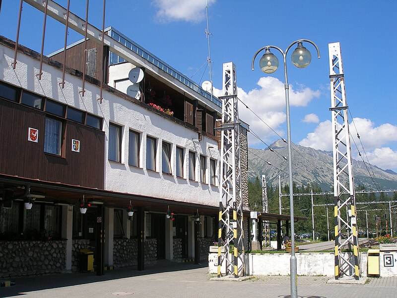 File:StrbskePleso10Slovakia60.JPG