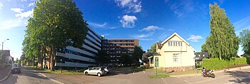 Deler av sykehuset sett fra Christian Fredriks gate. Trevillaen benyttes til kontorer. Foto: Fordreid panorama 2015