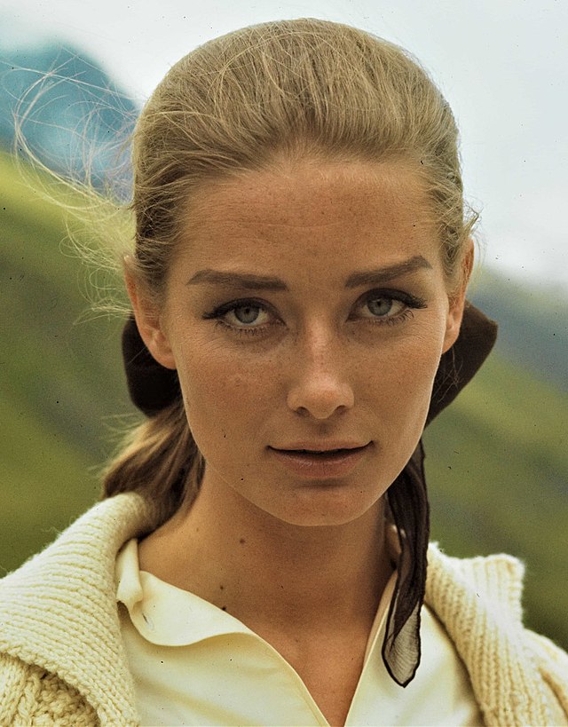 Tania Mallet - Wikipedia