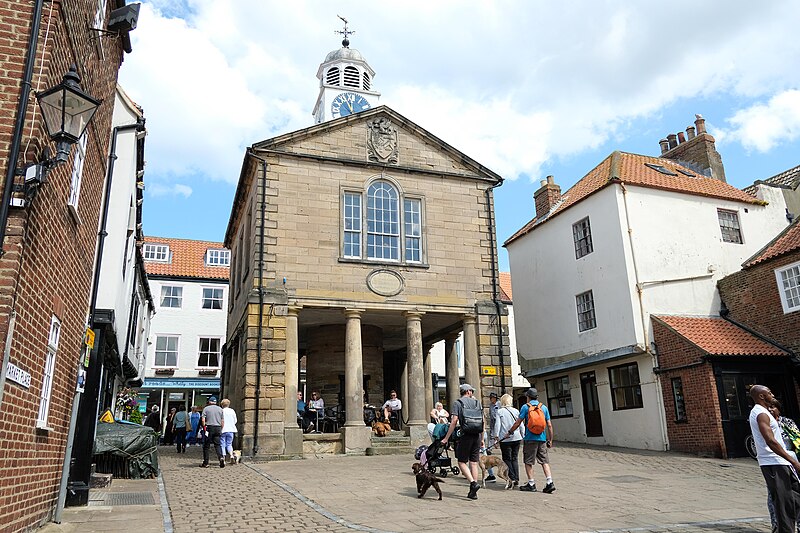 File:The Old Town Hall at Whitby (geograph 7266230).jpg