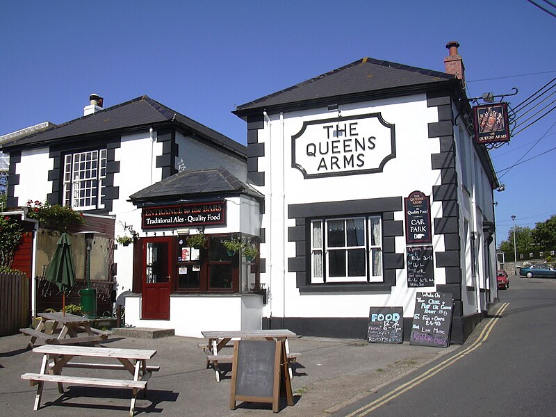 File:The Queens Arms (DSCN0460).jpg