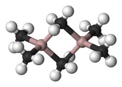 Modèle boule et tige en triméthylaluminium