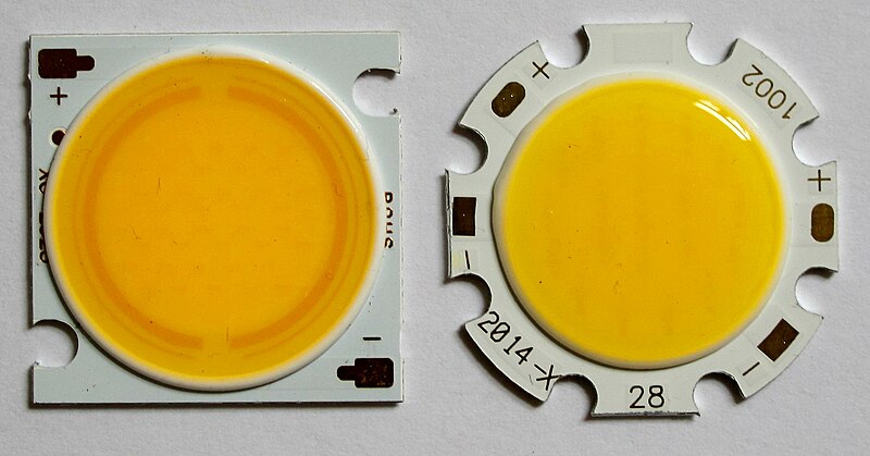 Файл:Two High Power COB-LEDs with 20W and 10W.JPG