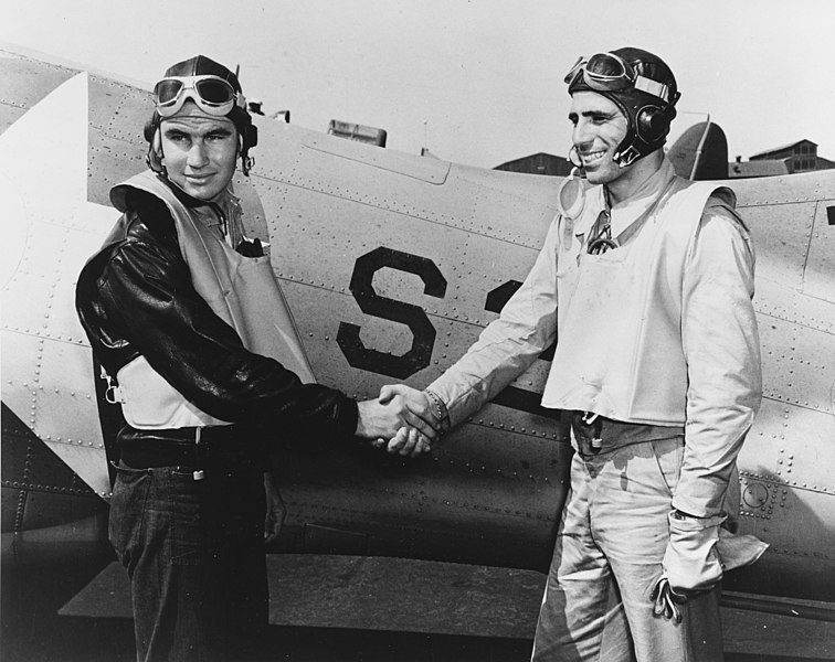 File:US Navy Lieutenant John A. Leppla and Radioman 3rd Class J.A. Liska at NAS North Island on 6 July 1942.jpg