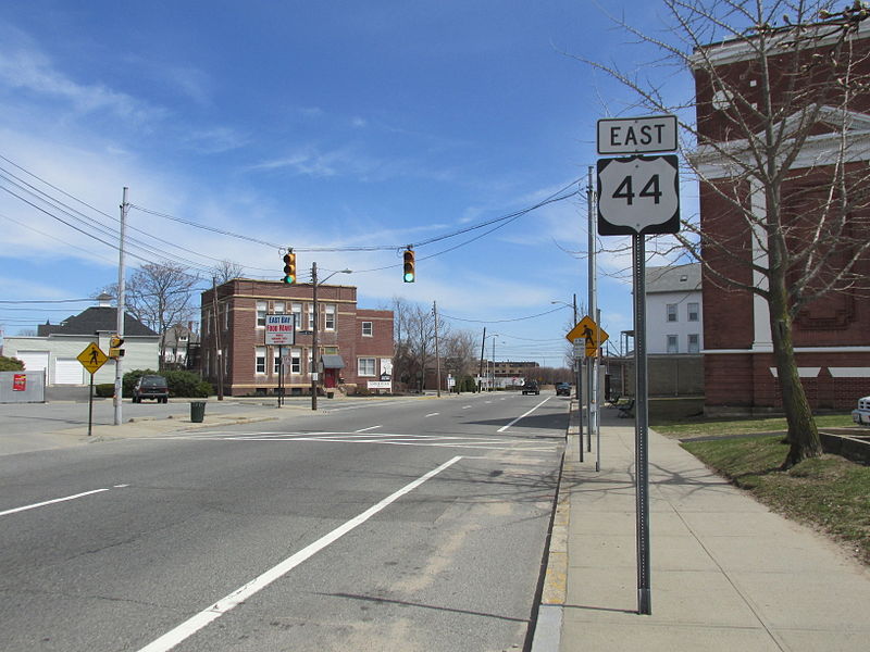 File:US Route 44 eastbound, East Providence RI.jpg