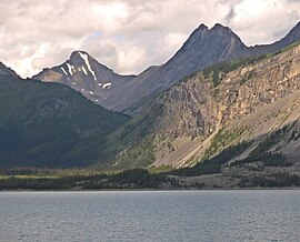 Horní jezero Kananaskis s Warspite a Invincible.jpg