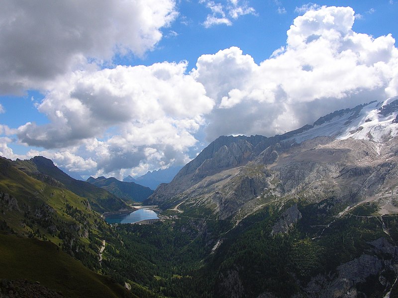 File:Val di Fassa-Lago Fedaia - panoramio.jpg