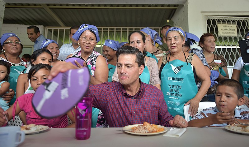 File:Visita al comedor comunitario de Chiquihuitillo, Apatzingán. (20504809238).jpg