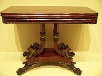 שולחן מעץ מהגוני שנבנה ב-1828