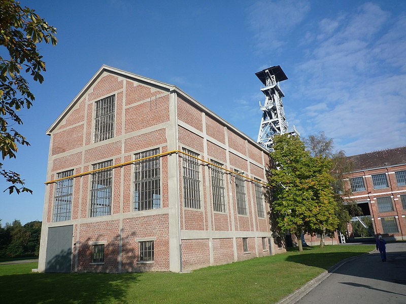 File:Wallers - Fosse Arenberg, salle des machines du puits n° 2 (A).JPG