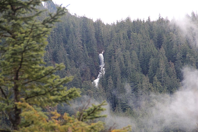 File:Waterfall - panoramio (77).jpg