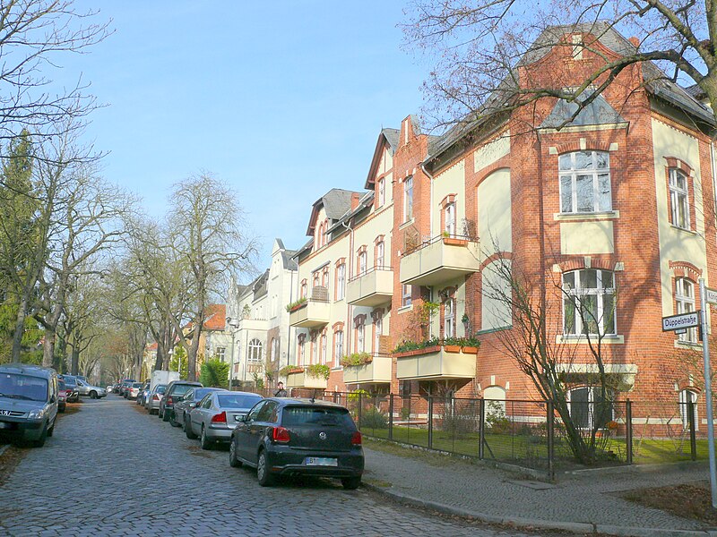 File:Zehlendorf Düppelstraße.JPG