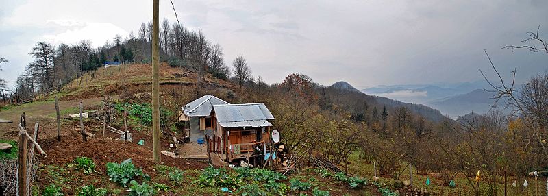 File:(Babam)Turgut Alpaslan'ın Dağ evi - panoramio.jpg