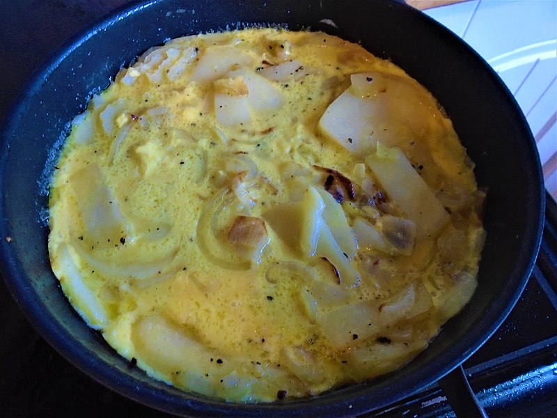 File:-2020-10-28 Potato and onion omelette, Trimingham (1).JPG