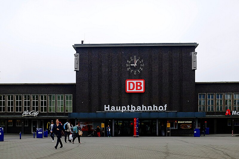 File:0003 duisburg main station.jpg