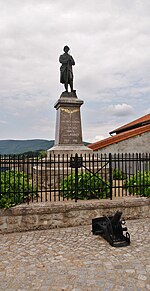 Poilu baïonnette au canon (d) (monument aux morts)