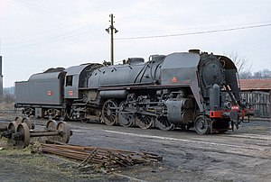 Locomotora 141 R 568 en gris el 27 de noviembre de 1981