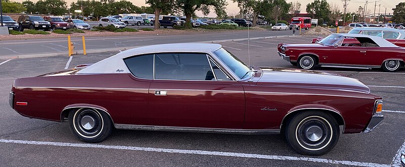 File:1973 AMC Ambassador Brougham hardtop Vineyard Maroon Metallic and white top at 2021 AMO meet 4of5.jpg