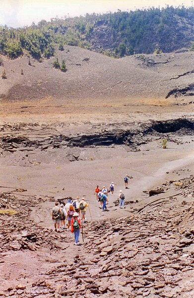 File:19990513 Kilauea Iki trek.jpg