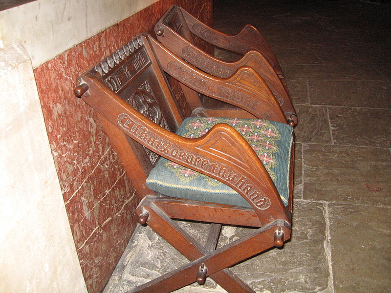File:2005 Finbarre Cathedral Chair.jpg