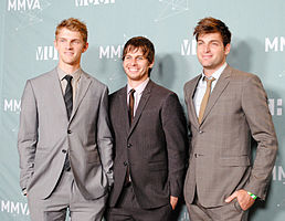 Foster the People bij de MuchMusic Video Awards 2011, van links naar rechts: Pontius, Foster en voormalig bassist Cubbie Fink