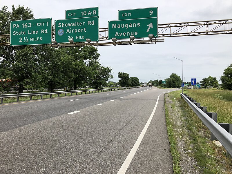 File:2019-06-07 11 10 54 View north along Interstate 81 at Exit 9 (Maugans Avenue) on the edge of Fountainhead-Orchard Hills and Maugansville in Washington County, Maryland.jpg