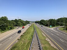 View west along Interstate 280 in Roseland 2021-06-07 09 25 19 View west along Interstate 280 (Essex Freeway) from the overpass for Essex County Route 609 (Eisenhower Parkway) in Roseland, Essex County, New Jersey.jpg