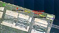 Letecká snímka vzletovej a pristávacej dráhy 16L/34R letiska Haneda s vyznačenými miestami kolízie a vrakov oboch lietadiel
