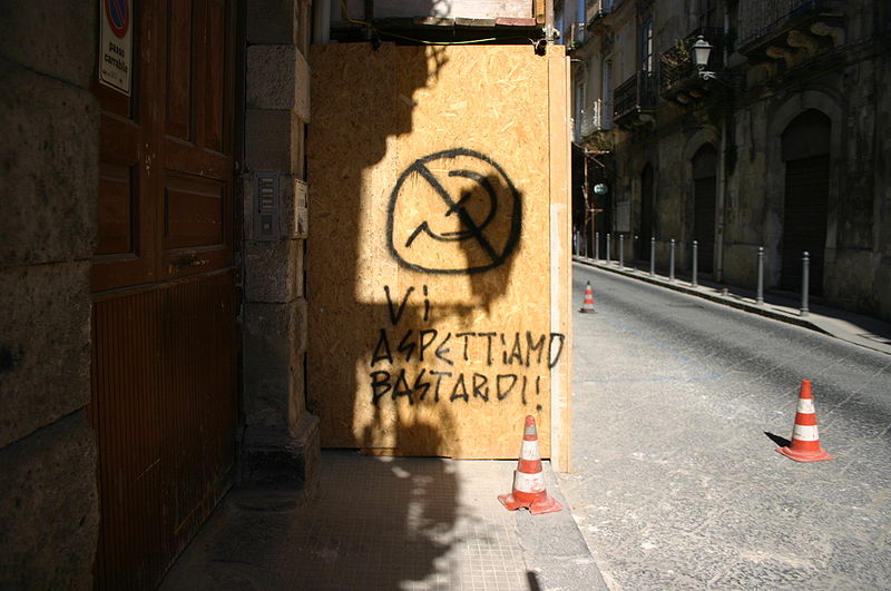 File:2443 - Siracusa - Graffiti - Foto Giovanni Dall'Orto - 22-May-2008.jpg