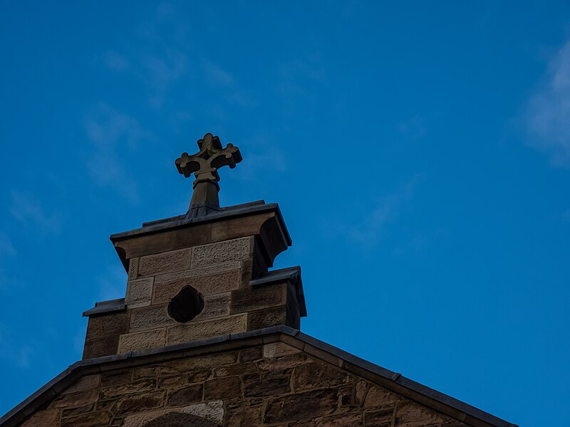 File:All Saints Anglican Church Western Front Cross at evening Wickham Tce Brisbane P1110266.jpg