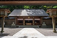 Amanoiwato-west-shrine (28795304727).jpg