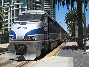 Az Amtrak Pacific Surfliner EMD F59PHi dízelmozdonya