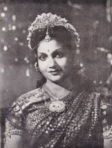 Anjali Devi in Mangaiyarkarasi 1949.jpg