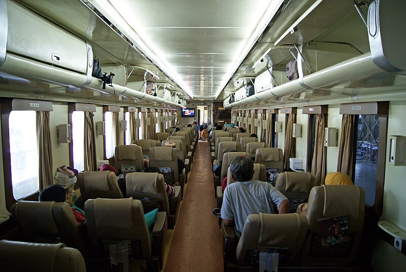 File:Argo Bromo Anggrek Executive Coach.jpg