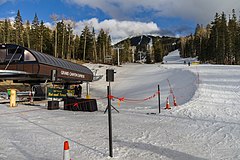 Arizona Snowbowl Grand Canyon Express Skilift Eröffnungsfeier (30763786764).jpg