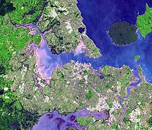 Satellite view of the Auckland isthmus and Waitemata Harbour Auckland isthmus and Waitemata Harbour.jpg
