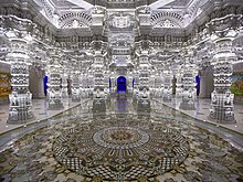 БАПС Роббинсвилль Мандир - mandir interior.jpg