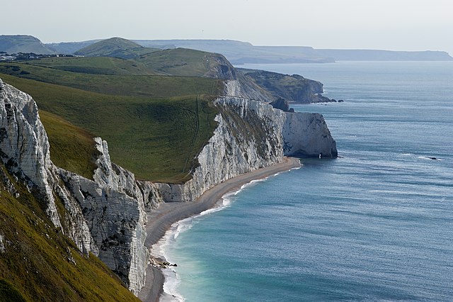 חוף היורה - אתר מורשת עולמית השוכן בחוף התעלה האנגלית.