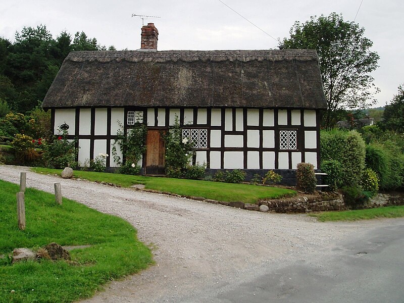 File:Black And White Cottage, Peckforton - geograph.org.uk - 6253412.jpg